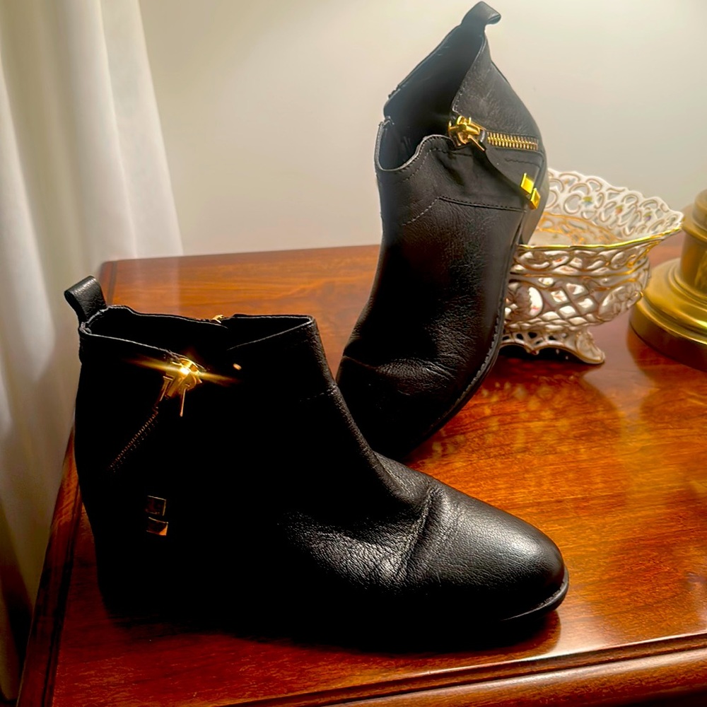 Franco Sarto Women’s Ankle Boots size 7